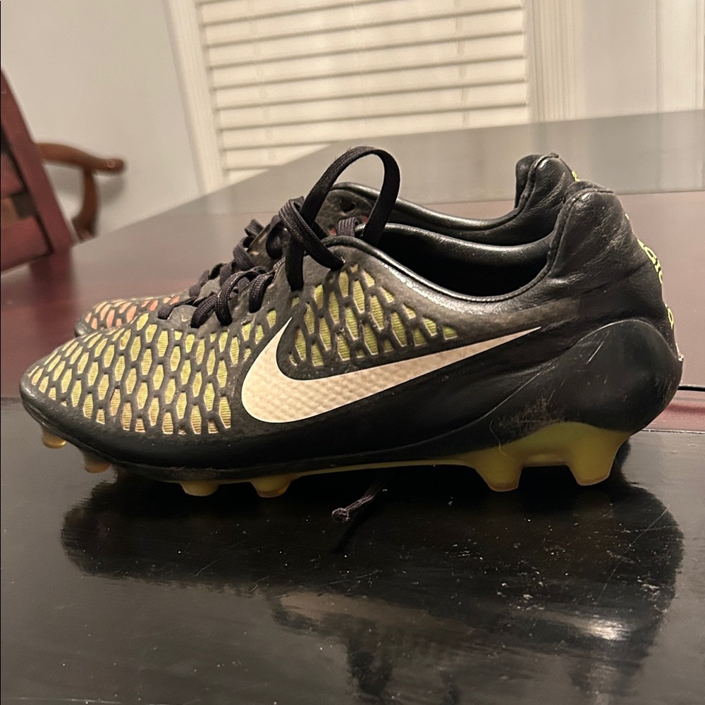 Nike Black and Yellow Athletic Cleats